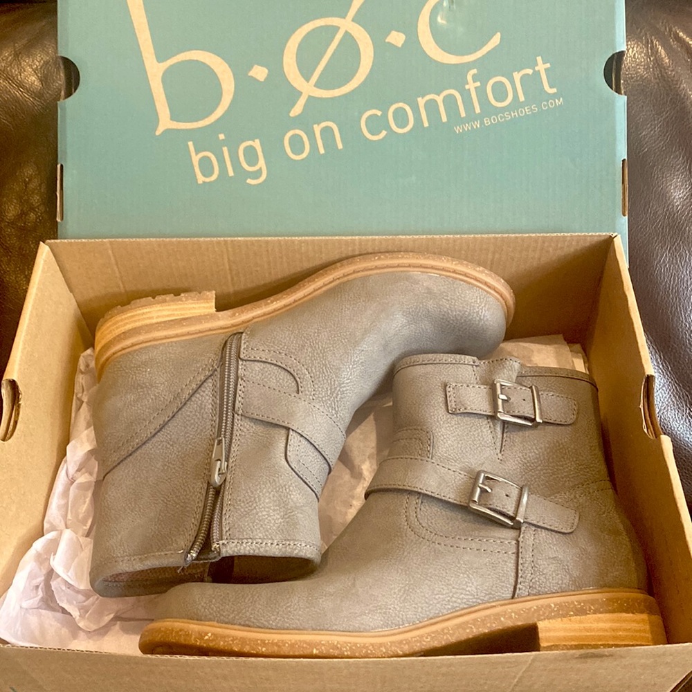 NWT B.O.C Grey Nubuck Boots